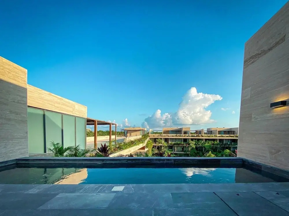 Rest Relax Recharge Do it all at Mistiq Luxury Penthouse With Private Pool Fast Beach Access