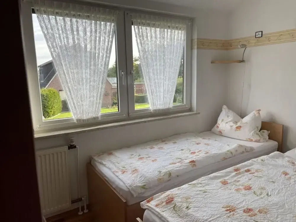 Inviting Apartment Near Beach