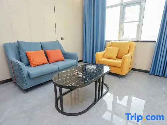 Xinyue Hotel (Luohe Food Vocational College)