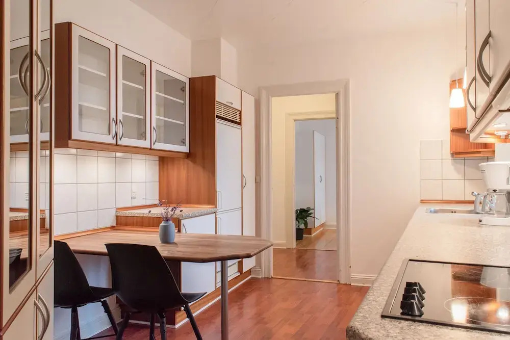 Sanders Boulevard - Smart 3-bdr Apt By the Canal