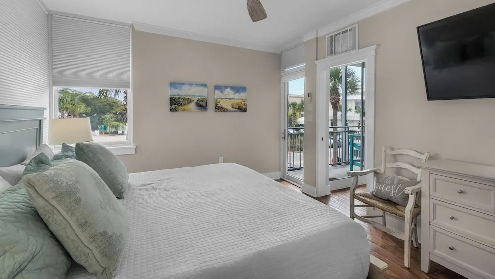 Modern Gulf Place Unit With Gulf Views & Amazing Amenities