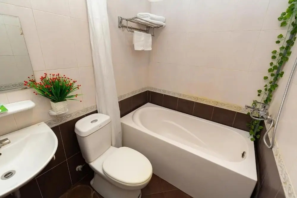 Khách sạn Thế Kỷ Mới