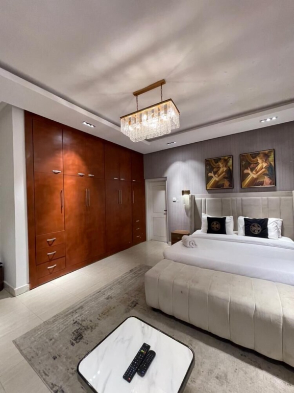 Sujimoto Residences Precious