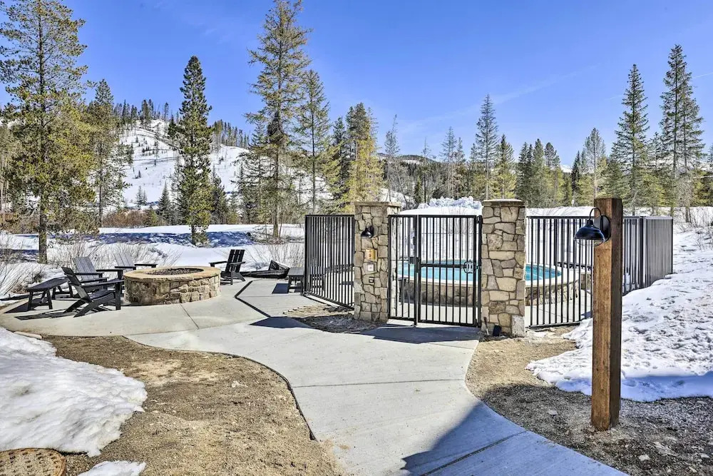 Modern Winter Park Condo w/ Community Hot Tub!