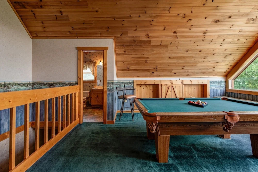 Douglas Lake Hilltop Hideaway