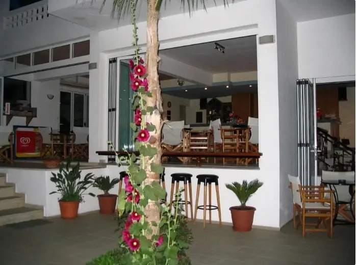 Emerald Studio & Hotel