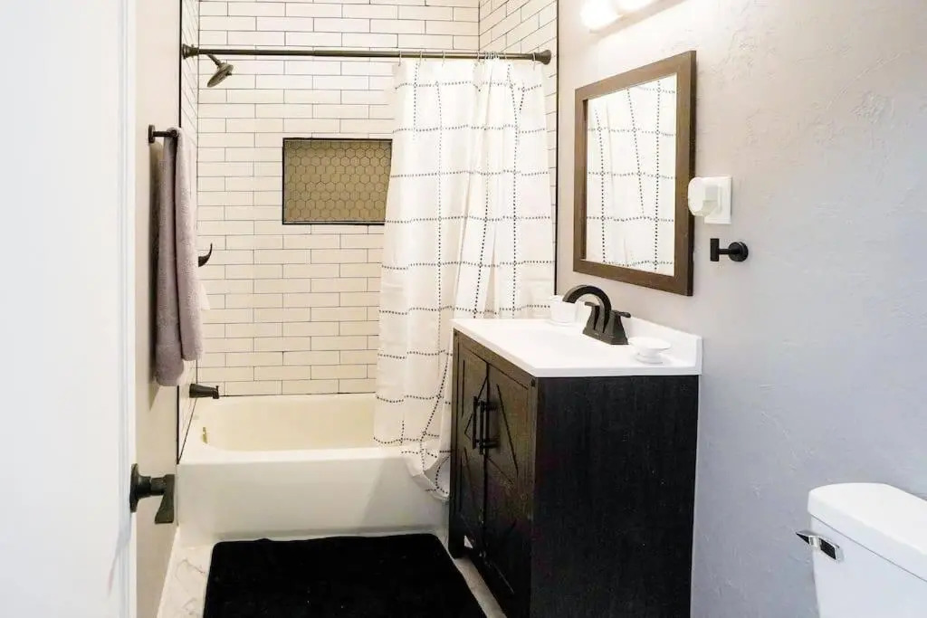 HOT TUB HOME Central OKC Location