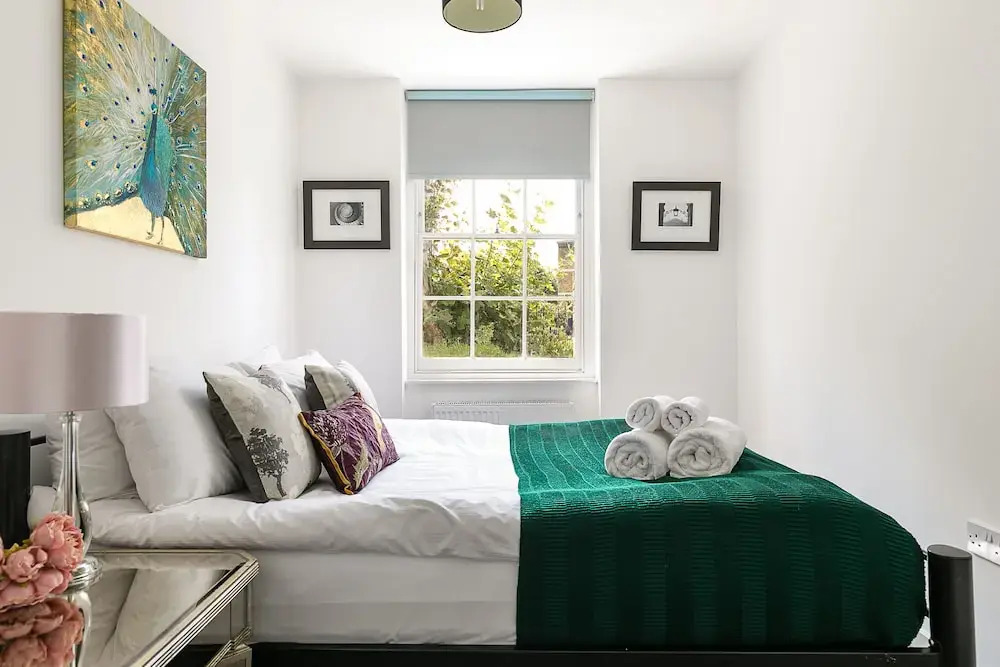 Huge Garden 3-bedroom Modern Apartments in Camden