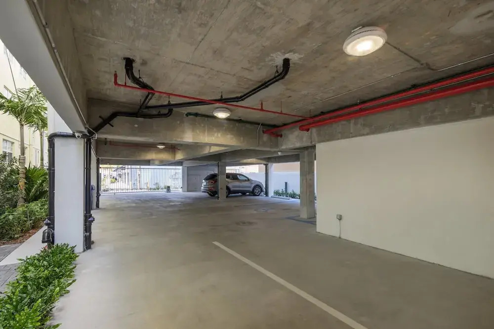 VHC Luxury Apartments 538 apt #402