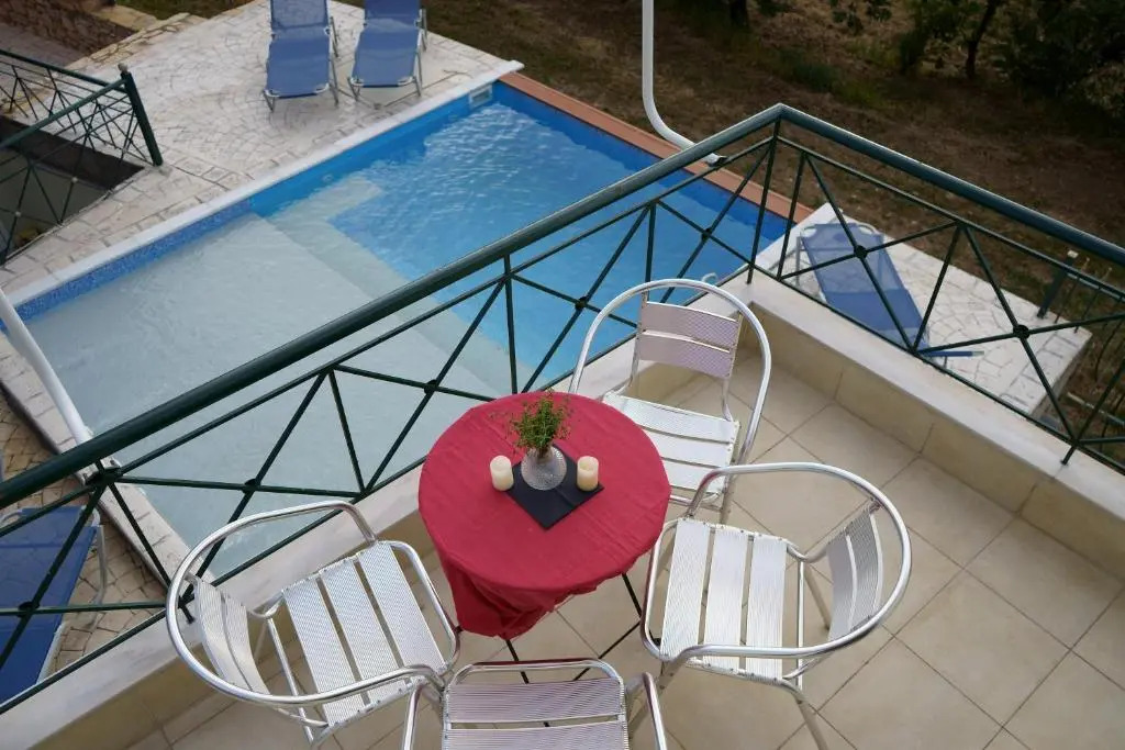 SEMIRAMIS SUITES with pool