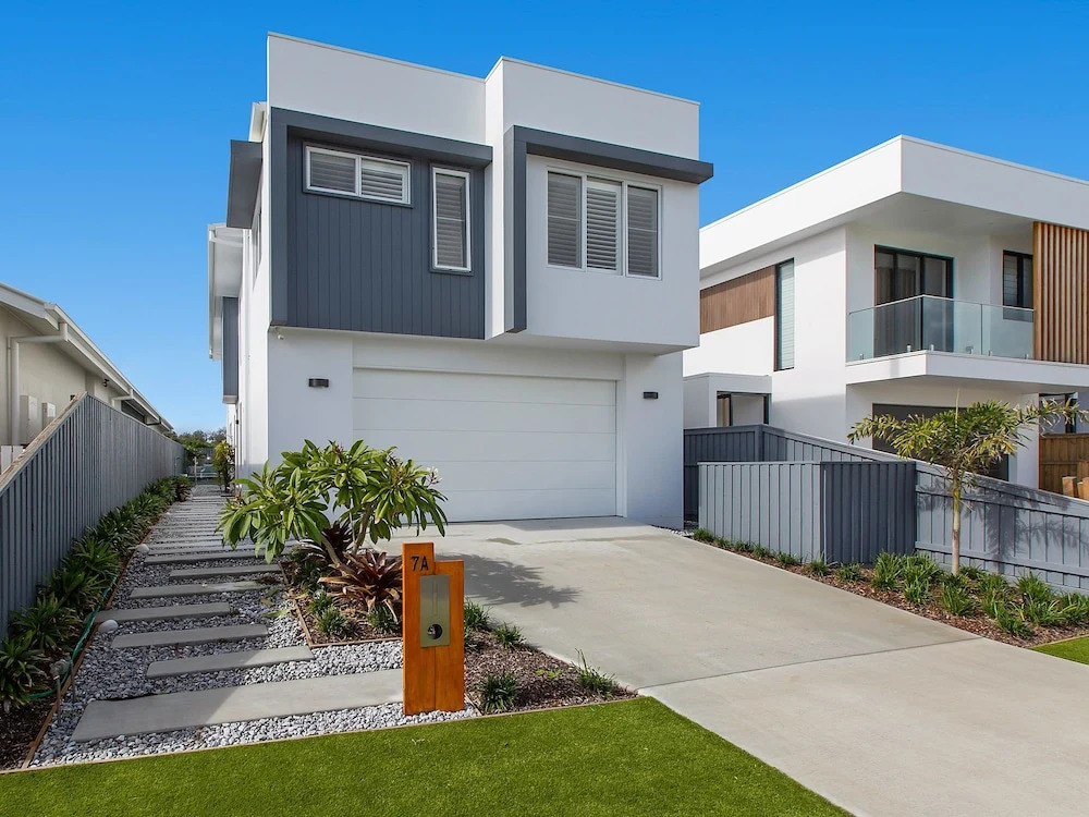 Elegant Beach House On Nautilus