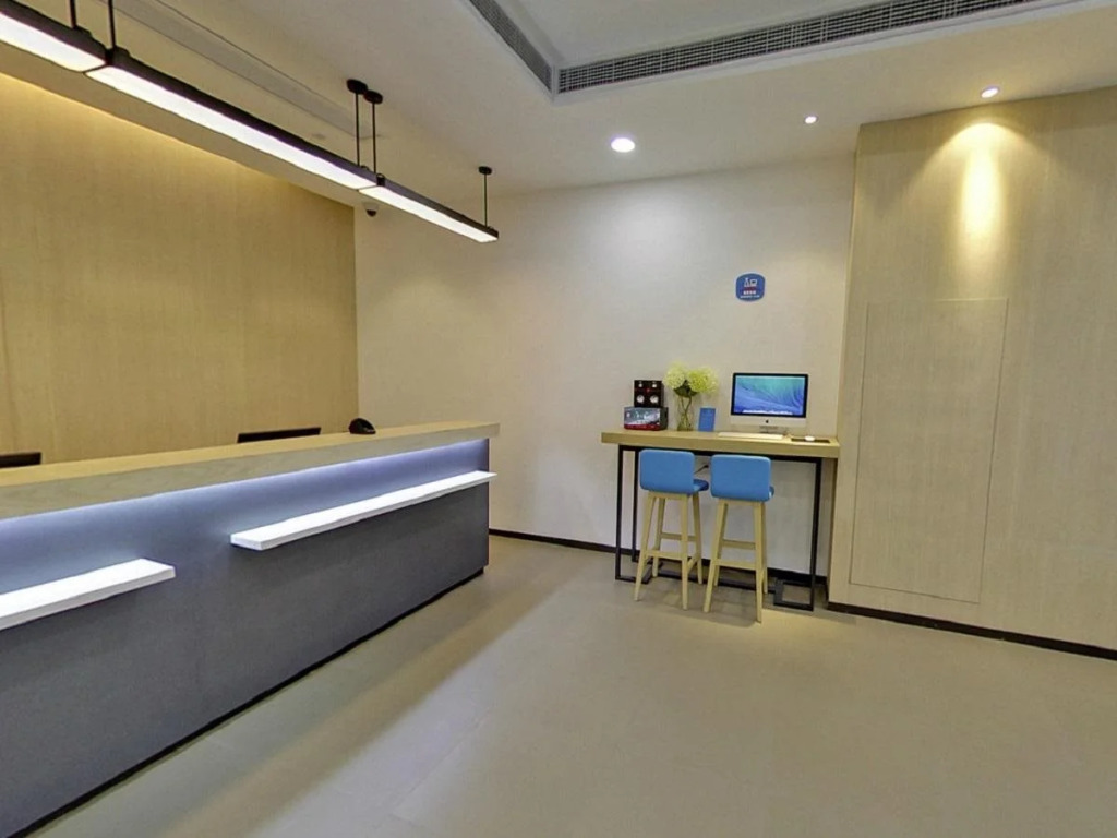 Hanting Hotel Shanghai Guilin Road Subway Station