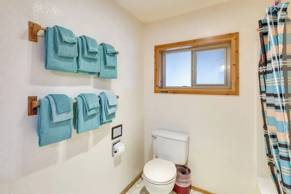 Sanderling Sea Cottages, Unit 3 w/ Private Balcony