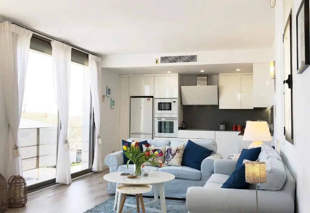 Sunny Townhouse With Terrace in Son