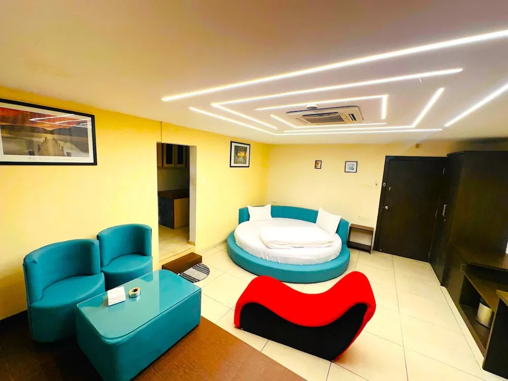 Aundh Elite Stay