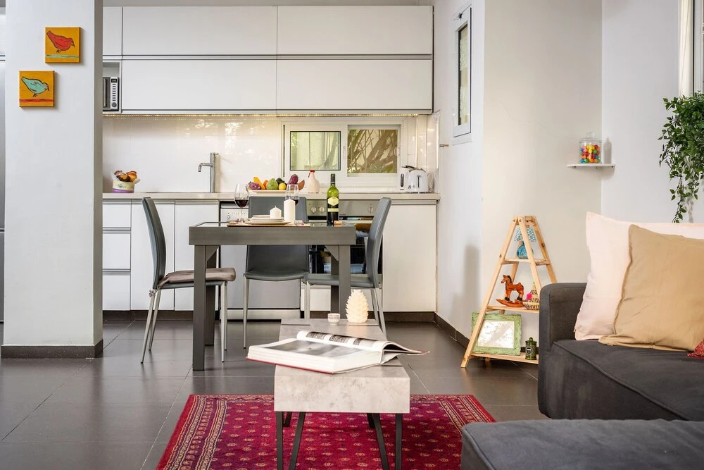 Fantastic 2Bd City Center Apt W Balcony