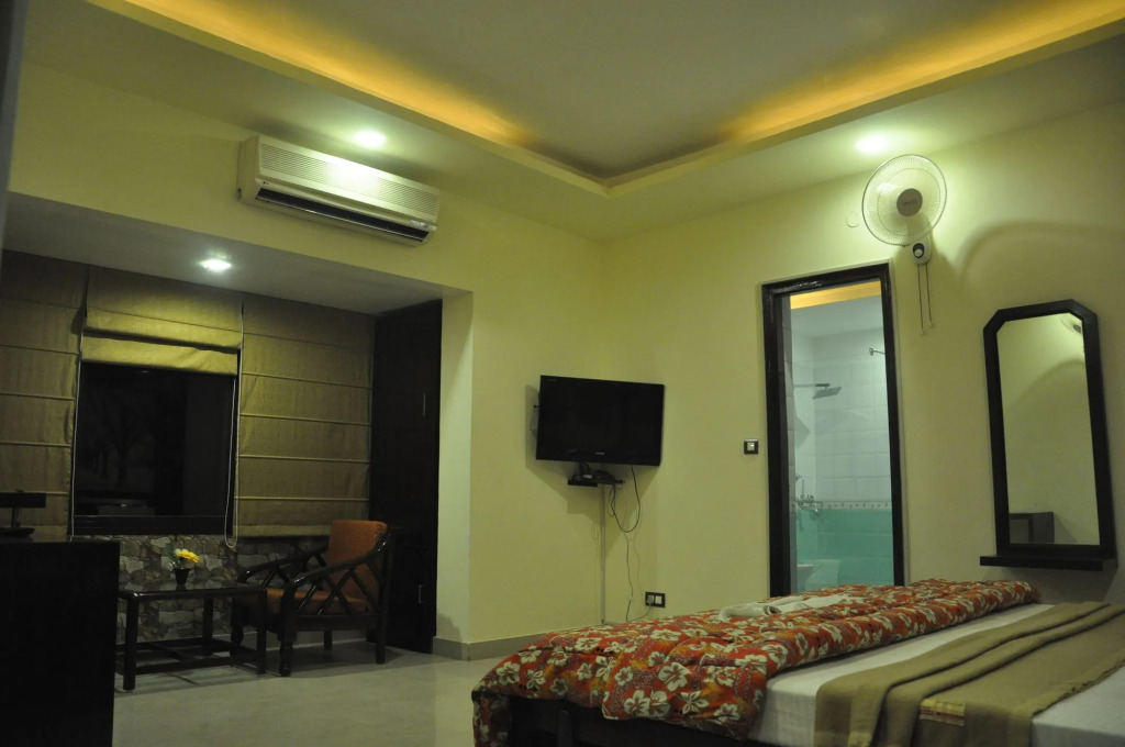 Hotel Rajpur Heights
