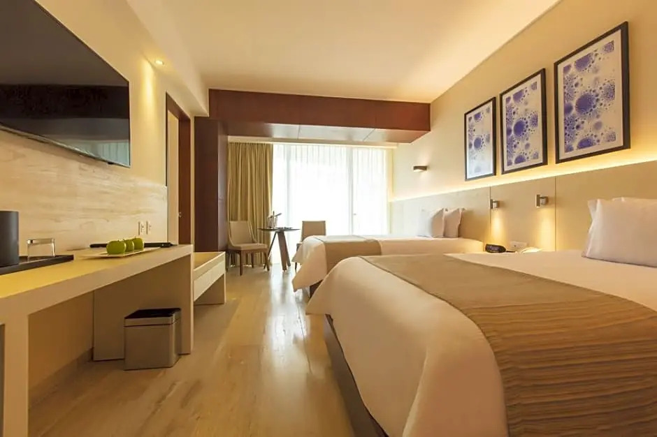 Четырёхместный люкс Altitude в Krystal Grand Cancun