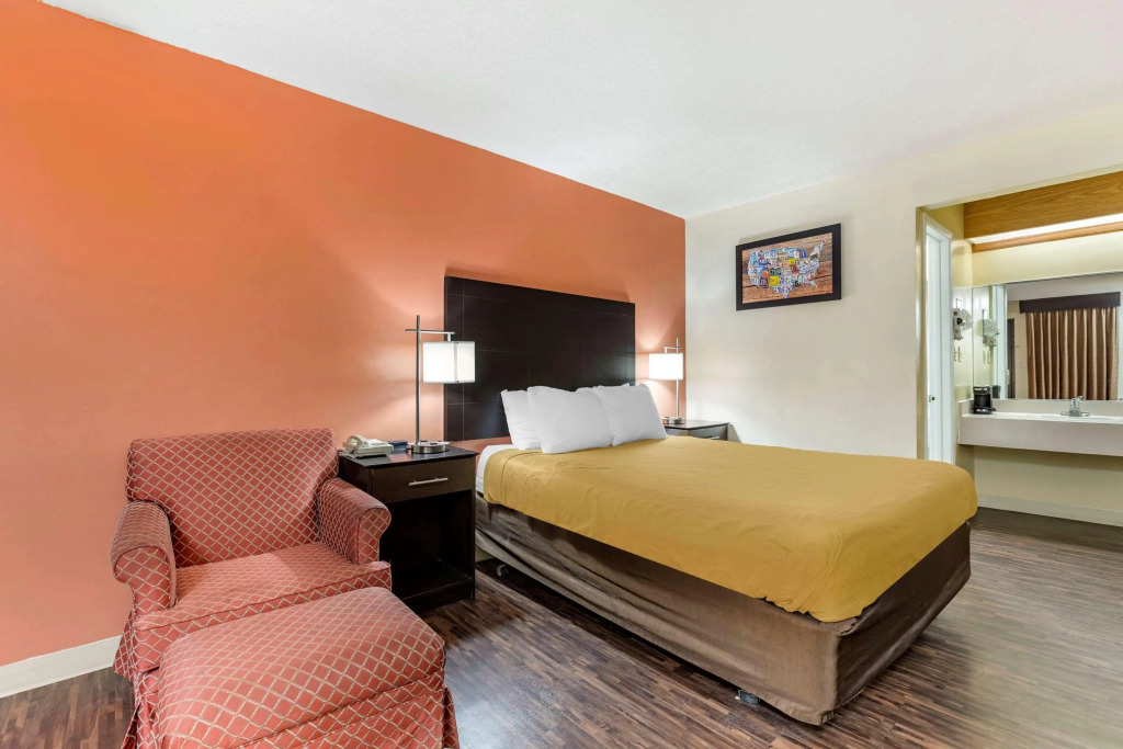 Econo Lodge Urbandale