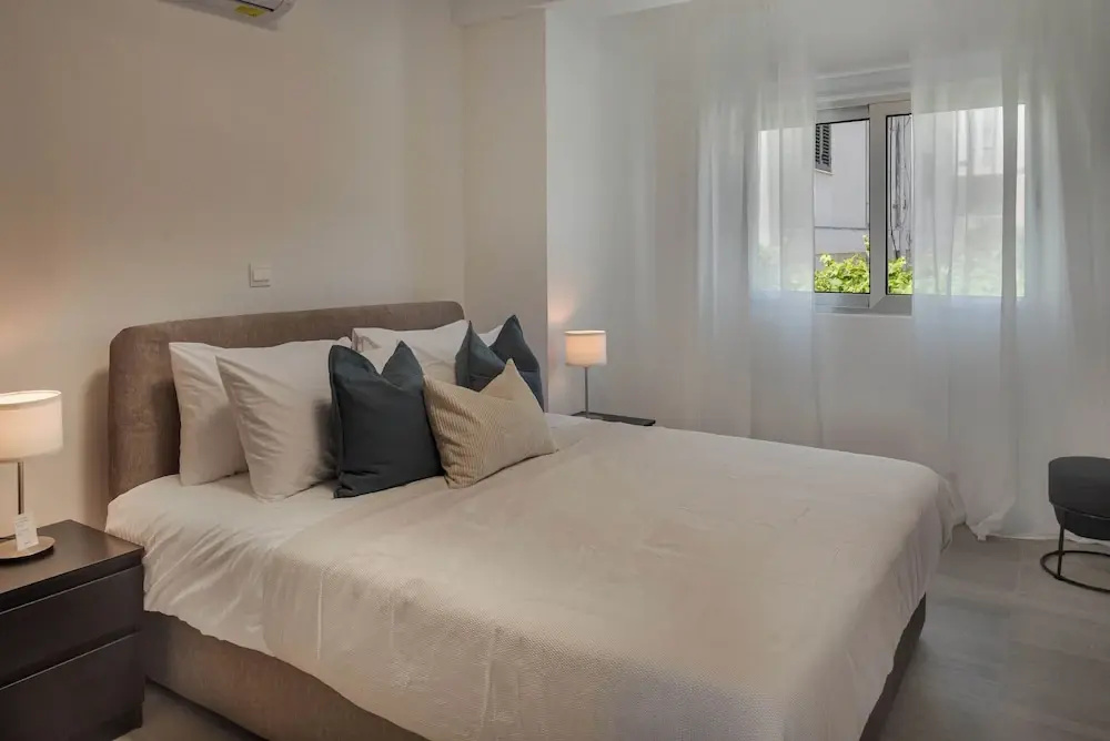 Phaedrus Living: Travertine Residences 102