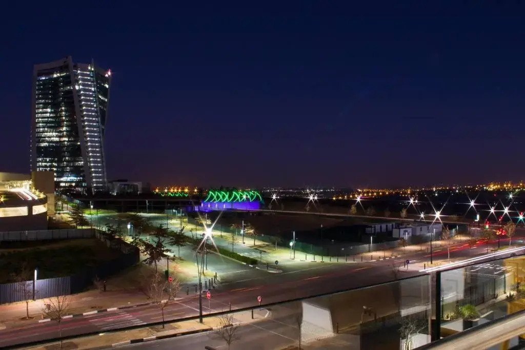 Modern 1 Bedroom Executive Apartment in Waterfall
