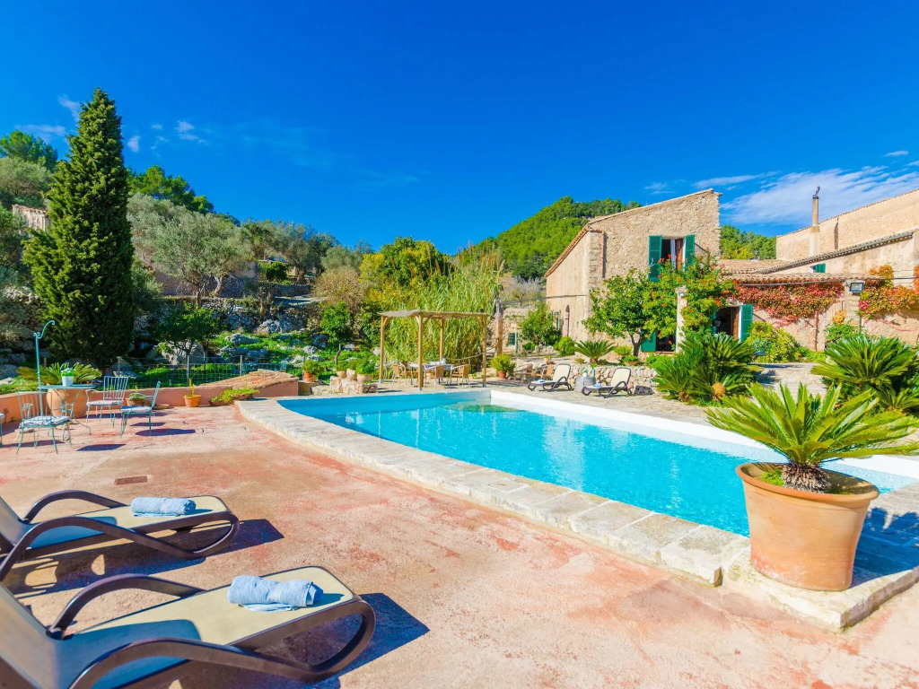 SOBREAMUNT - Villa for 6 people in Esporles.