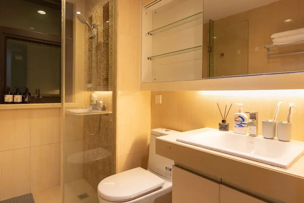 Locals Boutique Apartment Huafa Plaza 38