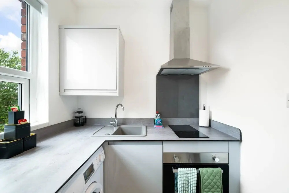1 Bdr Modern Living in The Old Bank Hse