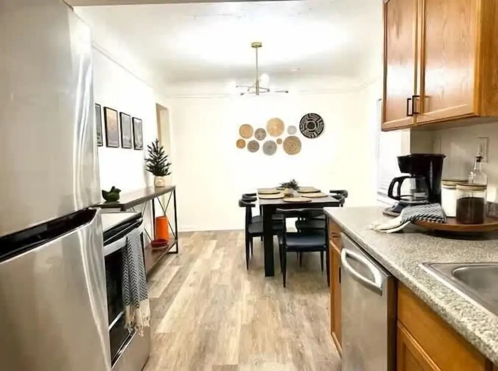 Pontiac Family-friendly 3br 3 Bedroom Home