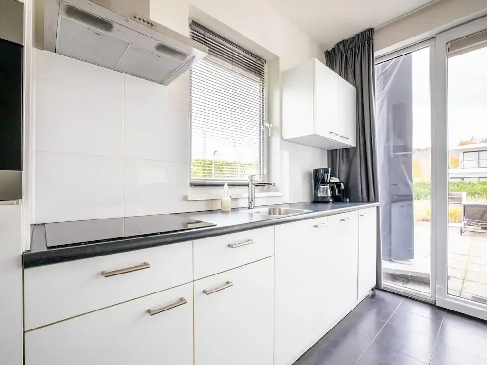 Modern Villa with Large Garden by the Water with Hot Tub & Infrared Sauna