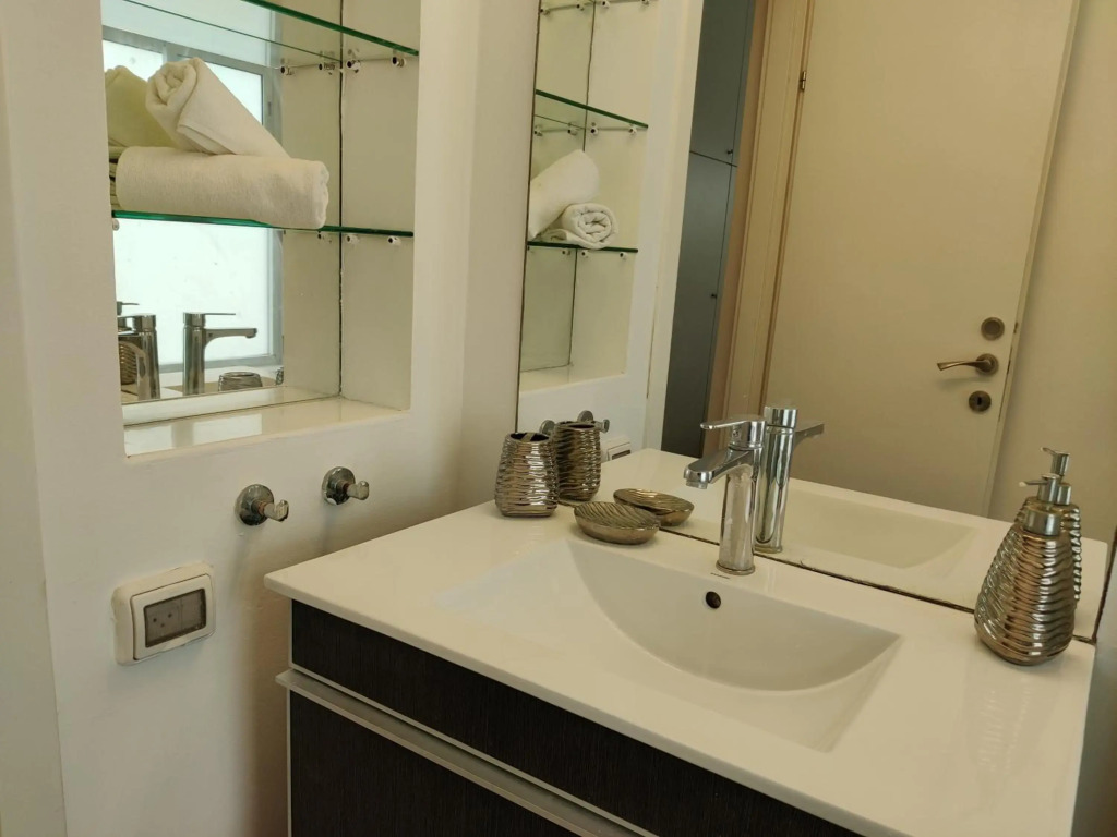 2BDR Holiday Home by Mezizim Beach and TLV Port!
