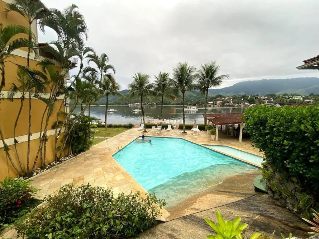 Condomínio com piscina, churrasqueira, sauna e MARINA P LANCHA - WiFi 200Mbps - 1qt e sala com 2 ar condicionados