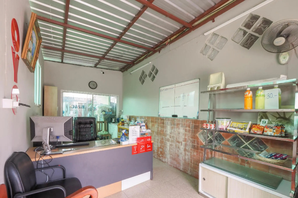 OYO 471 Sunshine Apartment