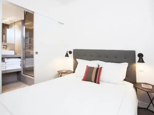 Quiet Apartment in the Center of Paris