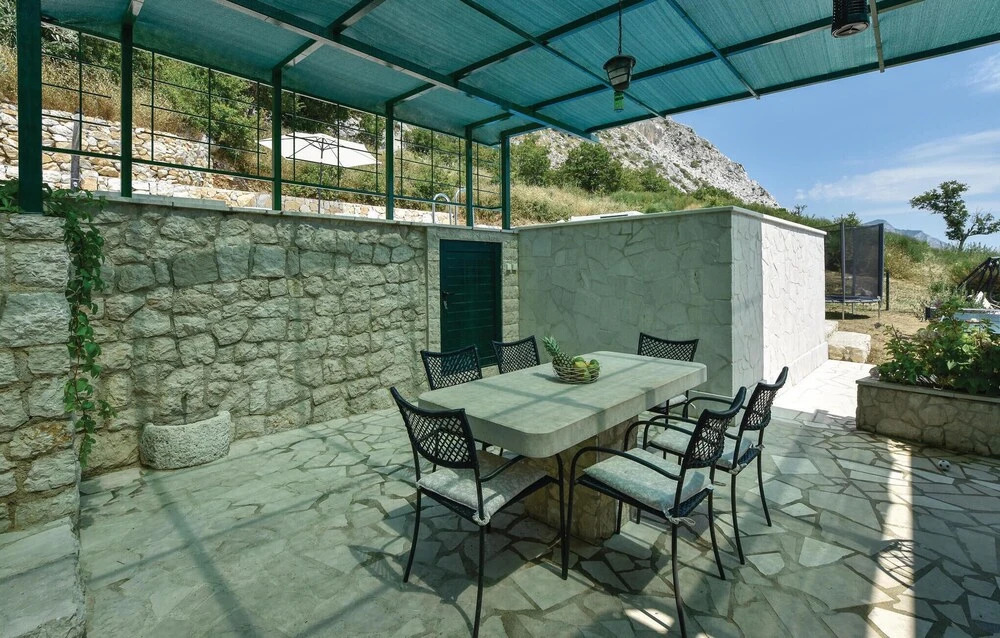 Beautiful Home in Omis With Wifi and 2 Bedrooms