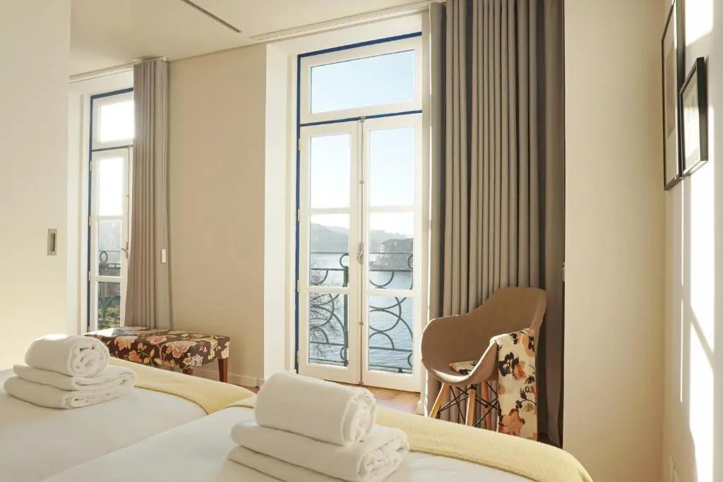 Porto View by Patio 25