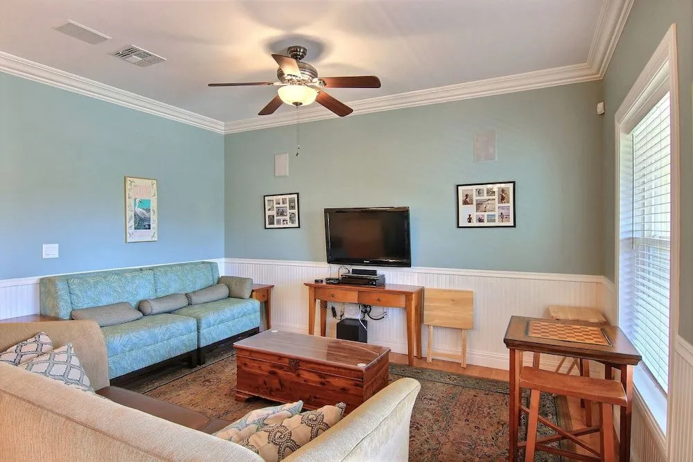 Sea Breeze 3 Bedrooms 3 Bathrooms Condo