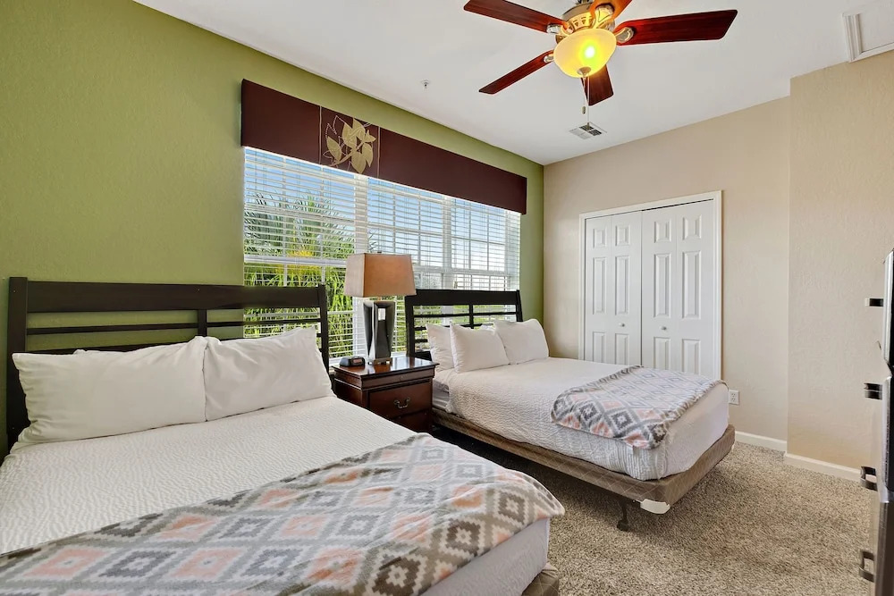 Vista Cay Resort, next to Universal #821