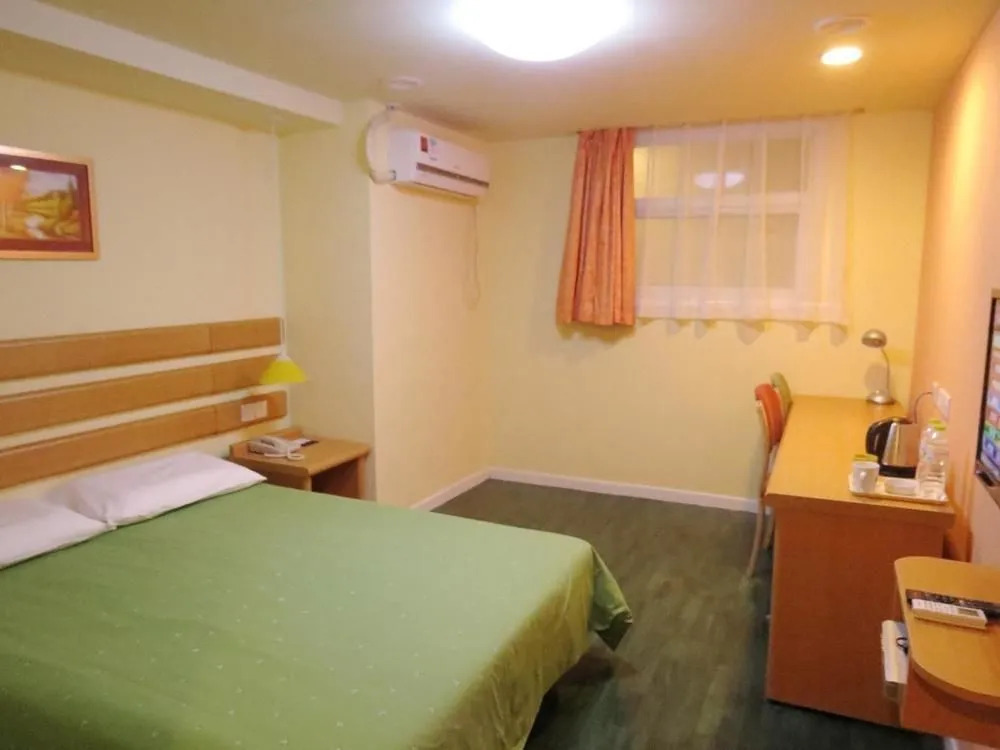 Home Inn Hangzhou Wulin Square