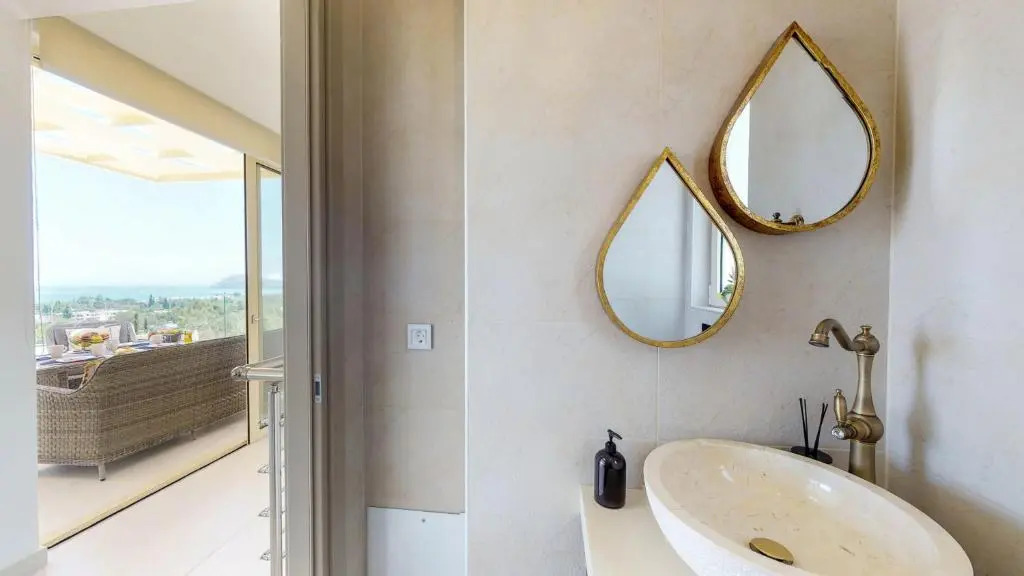 Liberty & Freedom Luxury Villa-heated pool