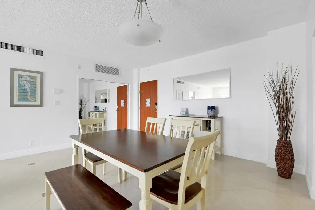 2 Bedrooms 2 Full Bathrooms Apt. on the Beach