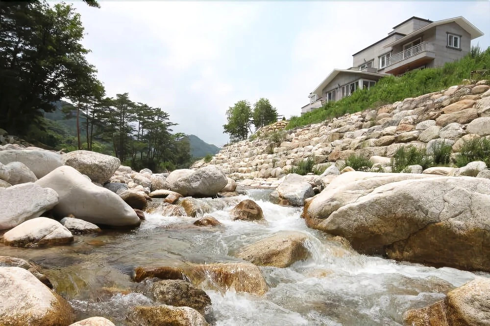 Yangyang Mori-ui-eondeok Pension