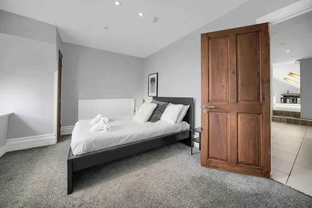 Luxury Penthouse Suite - Swansea Central - Beach