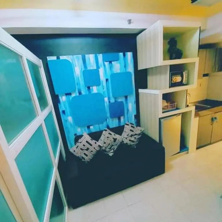 Netflix and Unli WIFI!!! The Elchies Room at Tagaytay Prime Residence