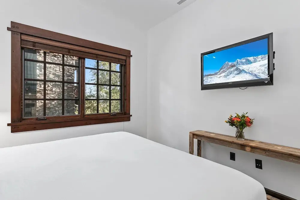 Arrowleaf Lodge at Deer Valley Resort - Three Bedroom Residence #110 3 Condo