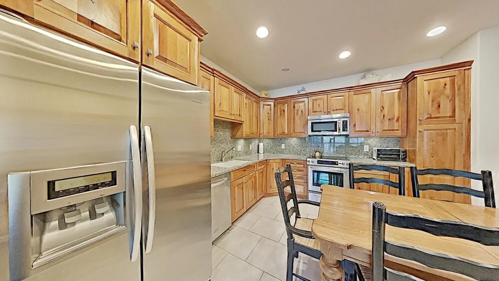 St, Anton Street View 2-Bedroom Condo with full kitchen