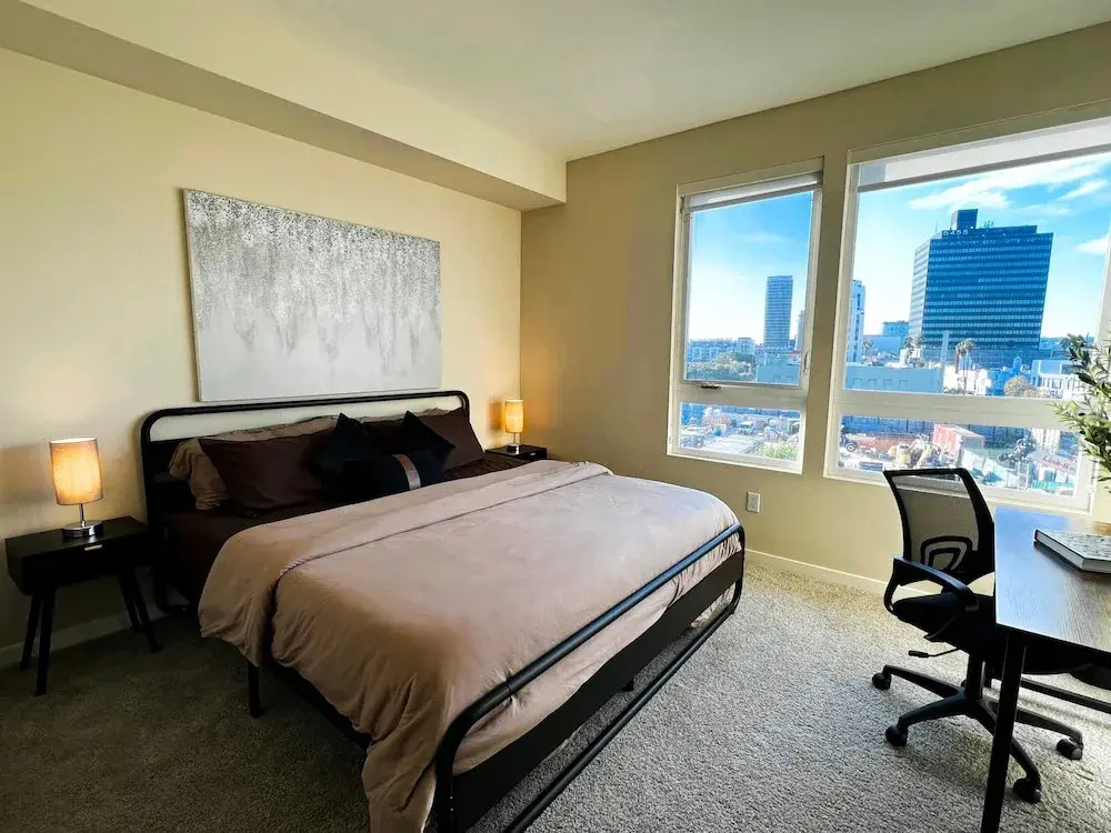 Elegant City Escape Gym Pool 10mins to Cedar
