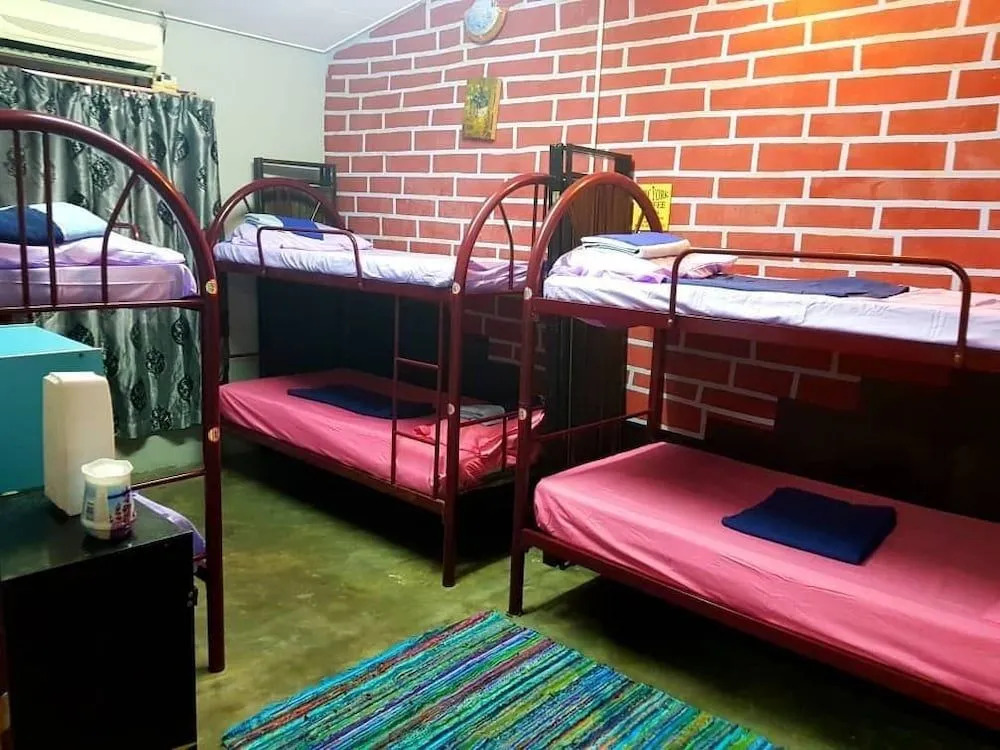 BOBI's Cafe Backpackers Hostel