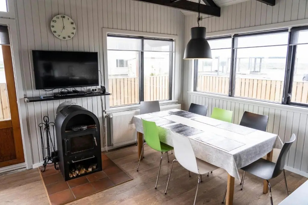 Black Beach Cottage Small