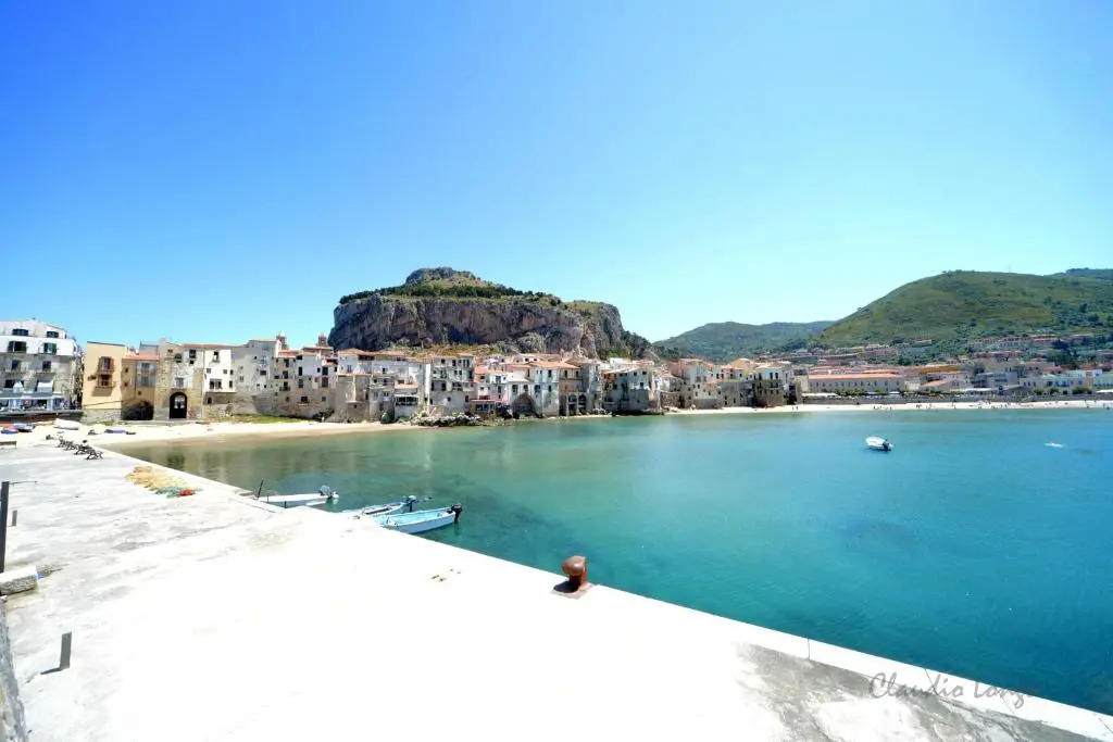Case Vacanze Mare Nostrum - Villas in front of the Beach with Pool